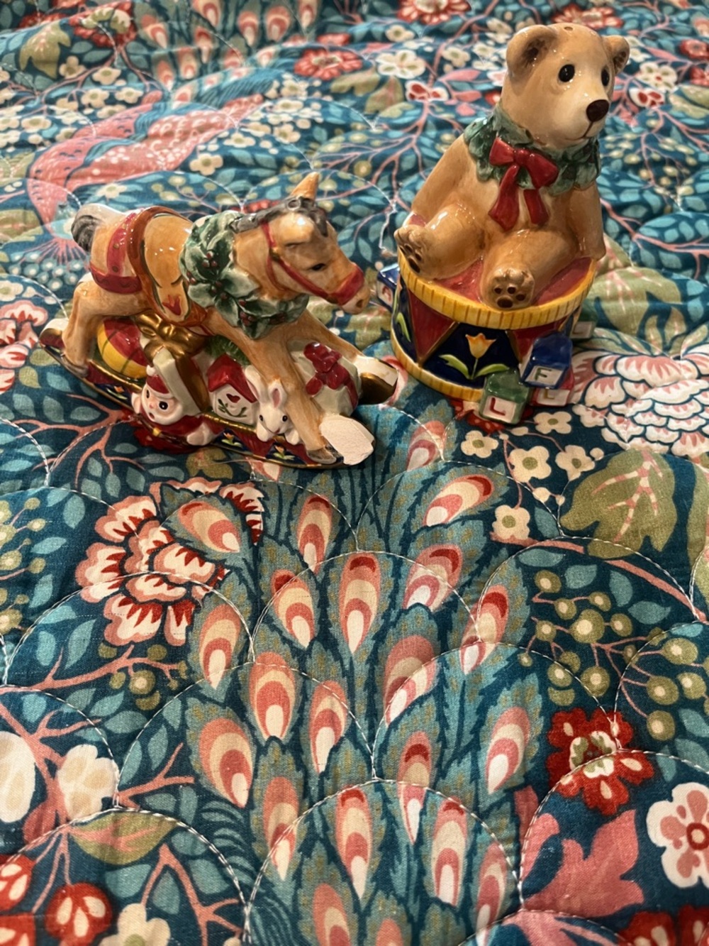 Fitz and Floyd Old Fashioned Christmas Salt and Pepper Shakers